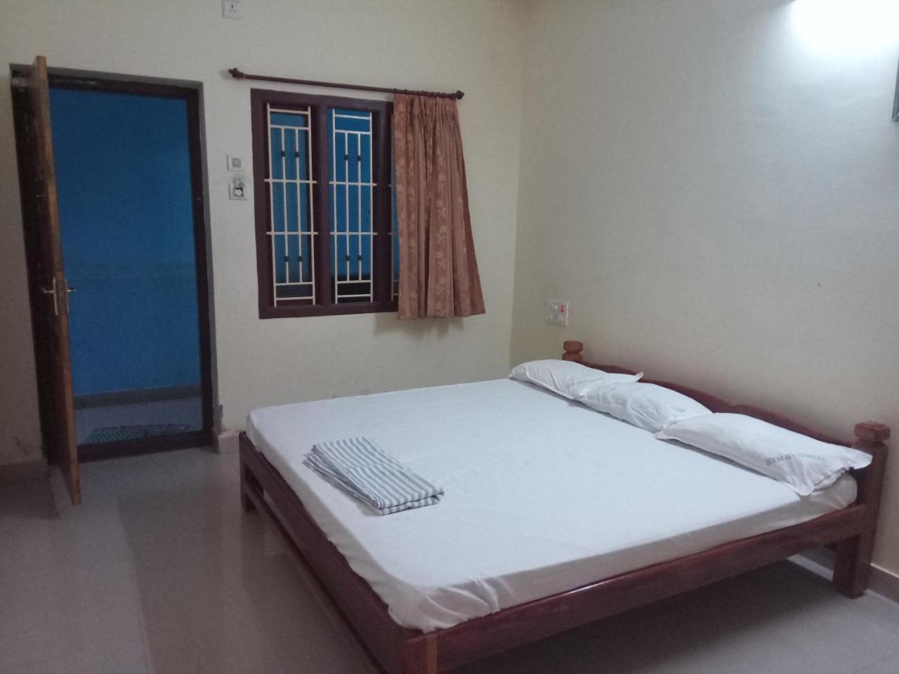 Sakthi Guest House & Residency, By Saraswathi Groups, Thirunallar, Karaikal Pillaittiruvasal ภายนอก รูปภาพ